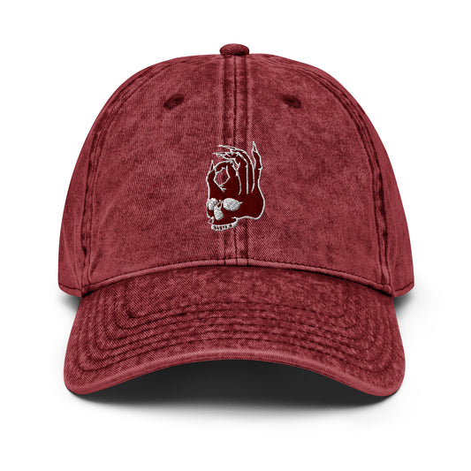 Hellbeing skull vintage burgundy twill hat, front view