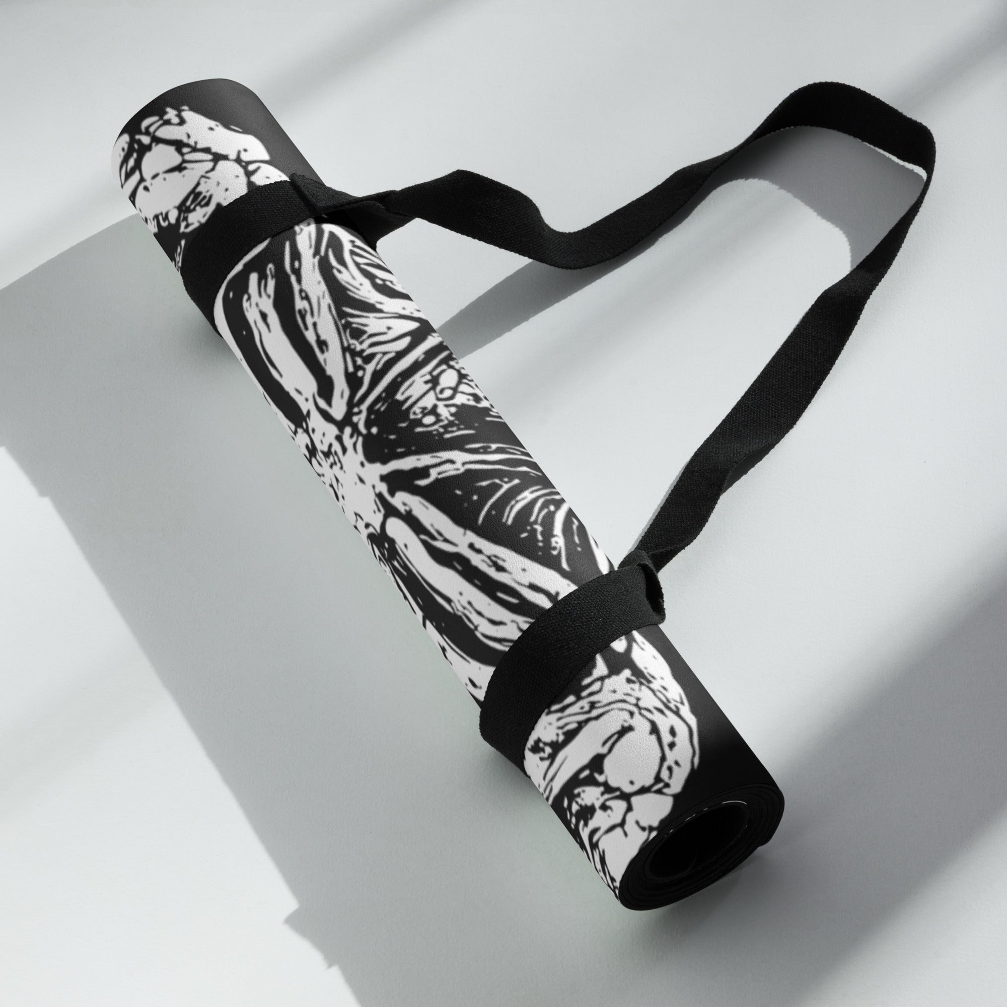 Hellbeing meditating skull yoga mat, design close-up