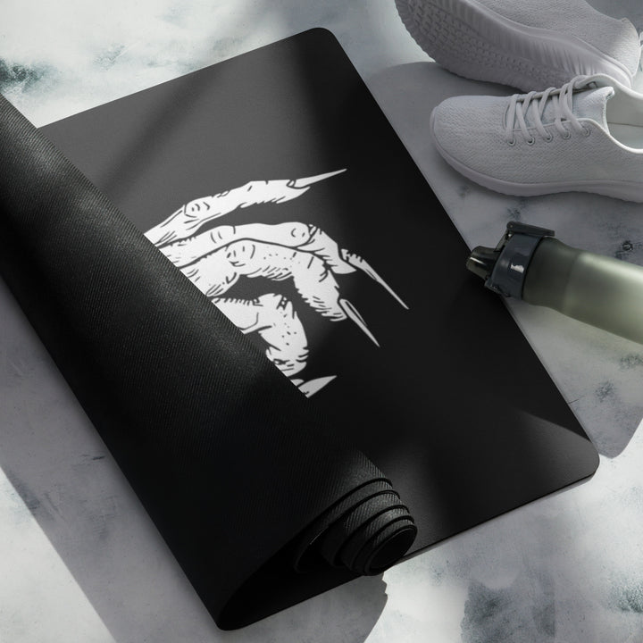 Hellbeing meditating skull yoga mat, design overview