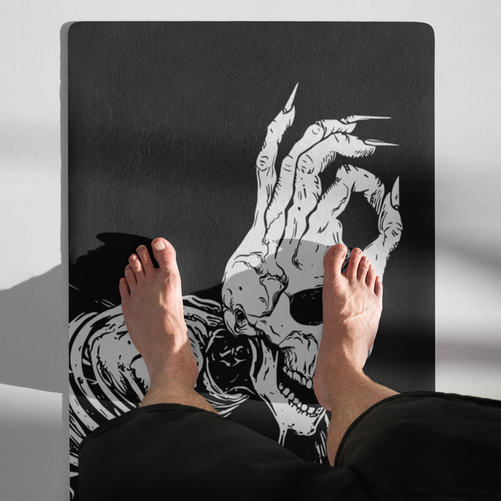 Hellbeing cycling yoga mat, standing, alternate angle